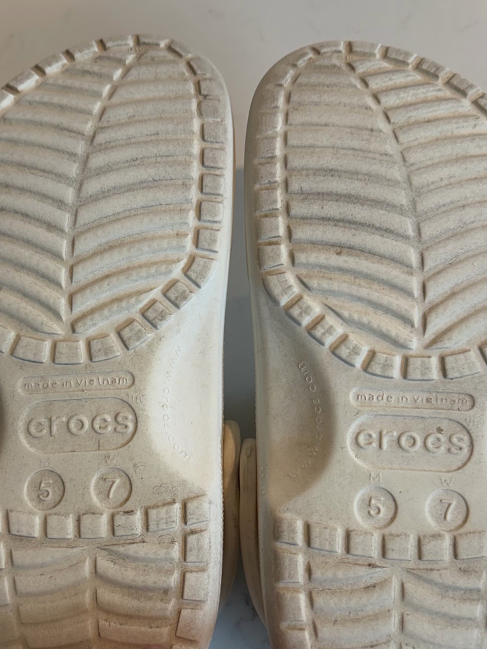 CROCS Classic White Vented Slip-On Sandals - Picture 3 of 4